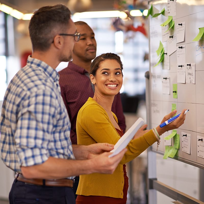 Shot of a group of coworkers brainstorming at a whiteboardhttp://195.154.178.81/DATA/i_collage/pi/shoots/805967.jpg